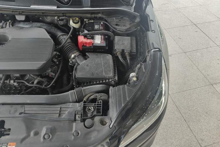 Used Lincoln Corsair 2021 2.0T Two-Wheel-Drive Luxury Edition Engine Bay Left