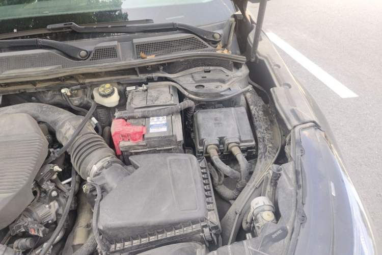 Used Lincoln Corsair 2021 2.0T Two-Wheel-Drive Luxury Edition Engine Bay Left