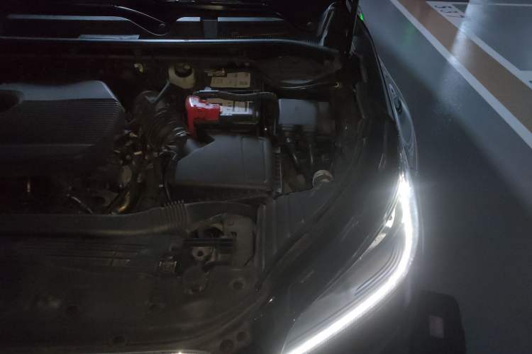 Used Lincoln Corsair 2021 2.0T Two-Wheel Drive Deluxe Edition Engine Bay Left