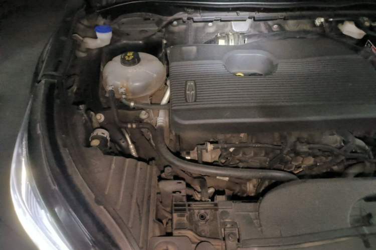Used Lincoln Corsair 2021 2.0T Two-Wheel-Drive Luxury Edition Engine Bay Right