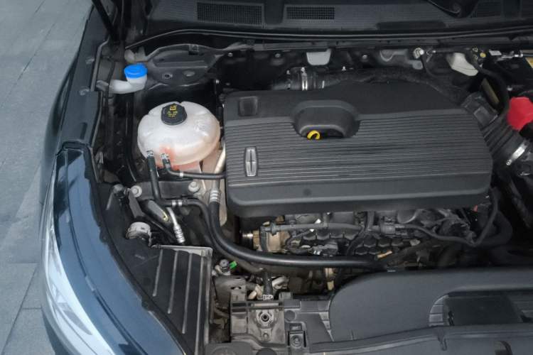 Used Lincoln Corsair 2021 2.0T Four-Wheel Drive Prestige Edition Engine Bay Right