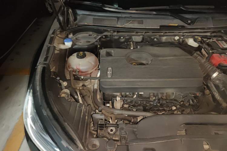Used Lincoln Corsair 2021 2.0T Two-Wheel Drive Deluxe Edition Engine Bay Right