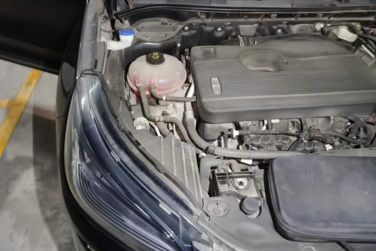 Used Lincoln Corsair 2021 2.0T Two-Wheel Drive Deluxe Edition Engine Bay Right