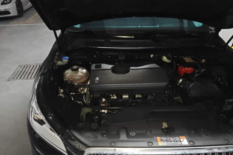 Used Lincoln Corsair 2021 2.0T Four-Wheel Drive Luxury Edition Engine Bay Right