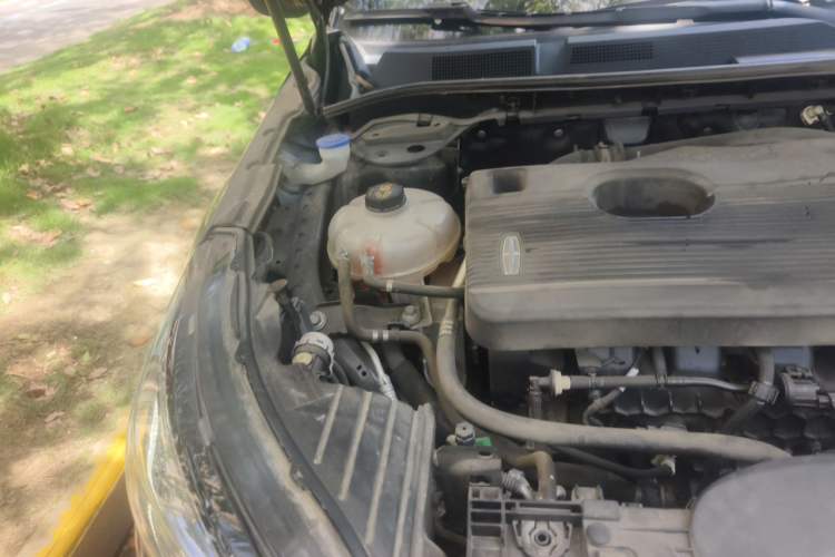 Used Lincoln Corsair 2021 2.0T Two-Wheel-Drive Luxury Edition Engine Bay Right