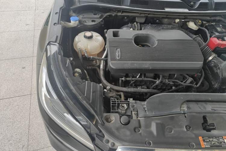 Used Lincoln Corsair 2021 2.0T Two-Wheel-Drive Luxury Edition Engine Bay Right