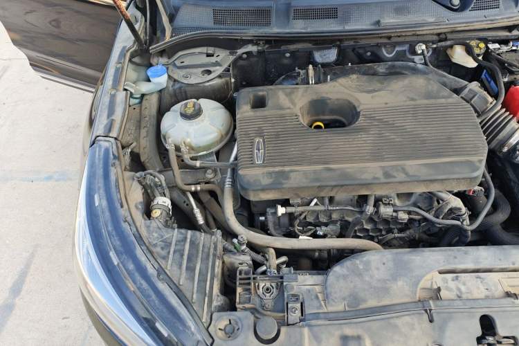 Used Lincoln Corsair 2021 2.0T Two-Wheel-Drive Luxury Edition Engine Bay Right