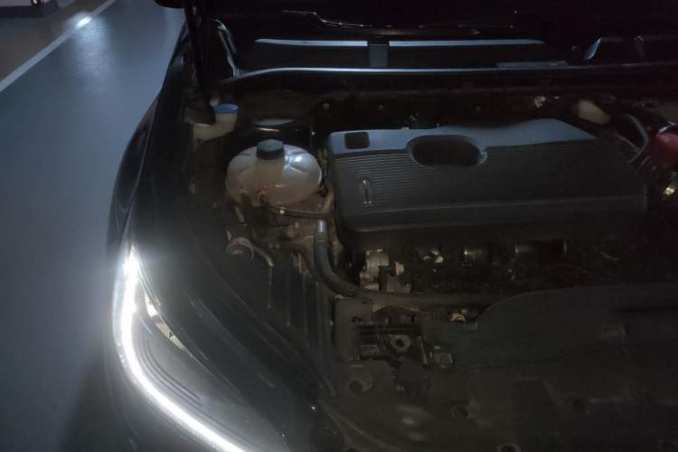 Used Lincoln Corsair 2021 2.0T Two-Wheel Drive Deluxe Edition Engine Bay Right