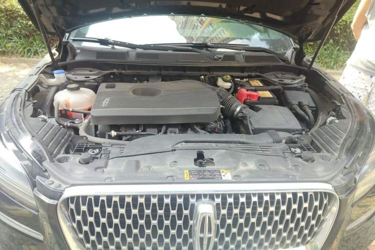 Used Lincoln Corsair 2021 2.0T Two-Wheel-Drive Luxury Edition Engine Bay