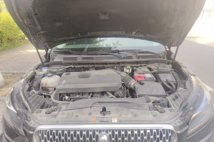 Used Lincoln Corsair 2021 2.0T Two-Wheel-Drive Luxury Edition Engine Bay