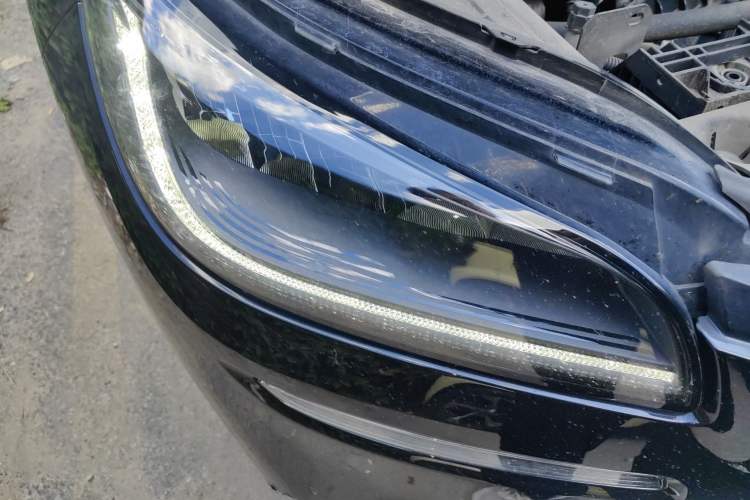 Used Lincoln Corsair 2021 2.0T Two-Wheel-Drive Luxury Edition Exterior 6