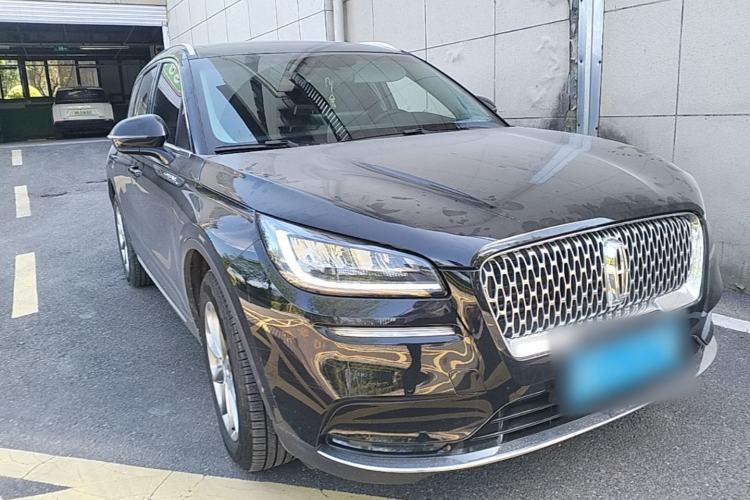 Used Lincoln Corsair 2021 2.0T Two-Wheel Drive Deluxe Edition Front Right 45 Deg