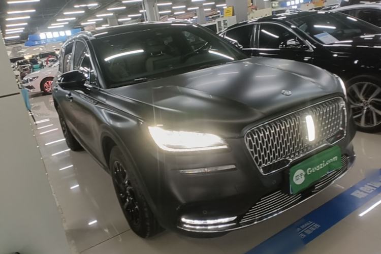 Used Lincoln Corsair 2021 2.0T Two-Wheel-Drive Luxury Edition Front Right 45 Deg