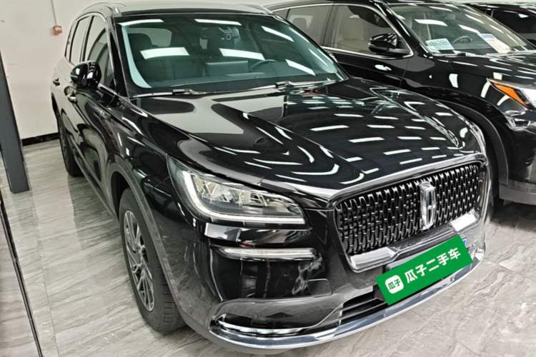 Used Lincoln Corsair 2021 2.0T Two-Wheel-Drive Luxury Edition Front Right 45 Deg