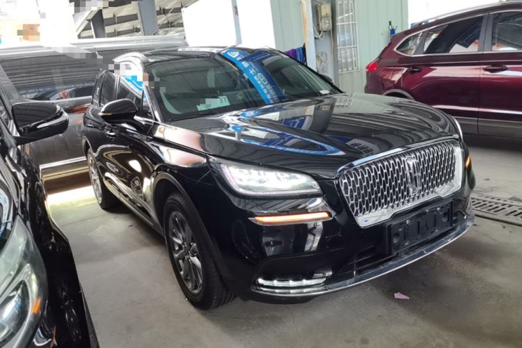 Used Lincoln Corsair 2021 2.0T Two-Wheel Drive Deluxe Edition Front Right 45 Deg