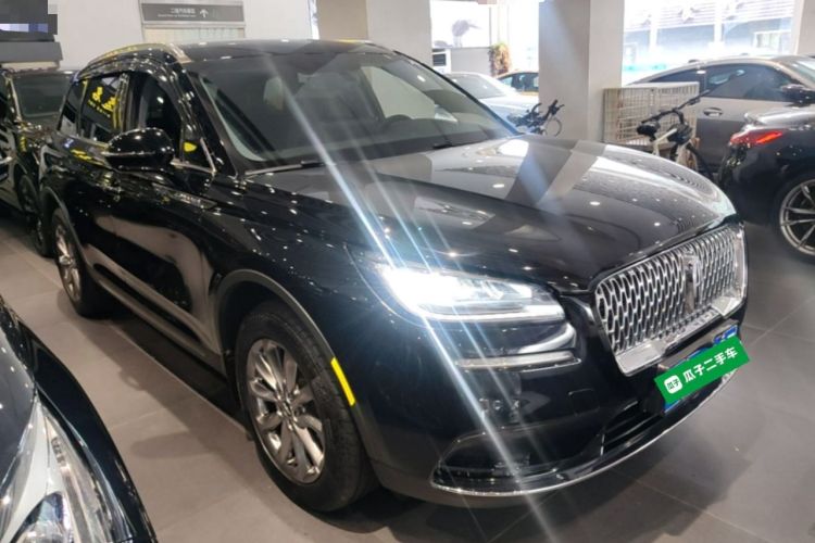 Used Lincoln Corsair 2021 2.0T Two-Wheel Drive Deluxe Edition Front Right 45 Deg