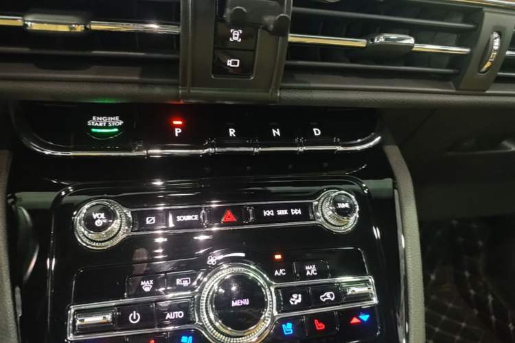 Used Lincoln Corsair 2021 2.0T Two-Wheel-Drive Luxury Edition Gear Lever