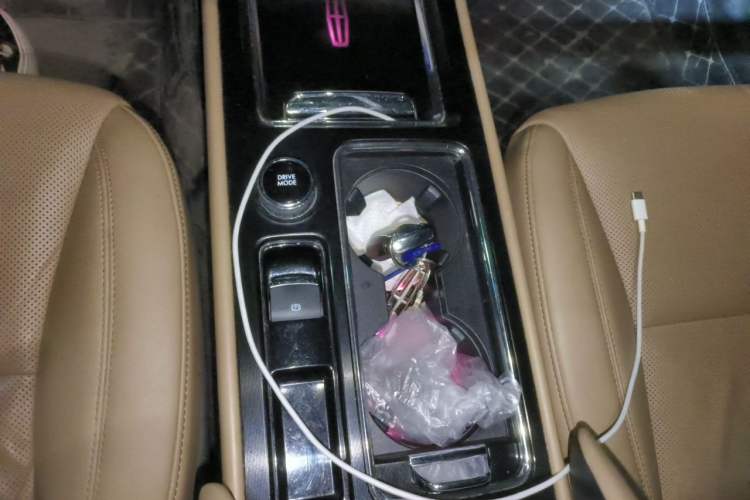 Used Lincoln Corsair 2021 2.0T Two-Wheel-Drive Luxury Edition Gear Lever