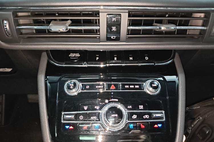 Used Lincoln Corsair 2021 2.0T Two-Wheel-Drive Luxury Edition Gear Lever