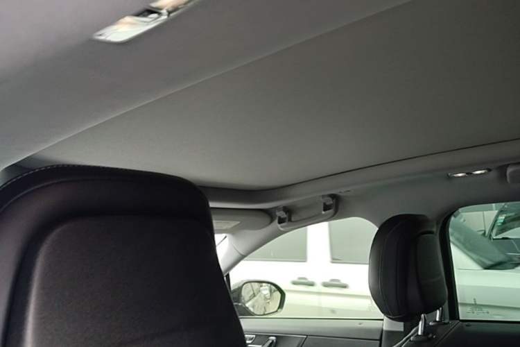 Used Lincoln Corsair 2021 2.0T Two-Wheel Drive Deluxe Edition Headliner