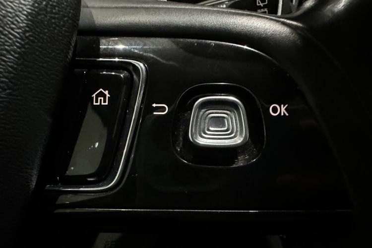 Used Lincoln Corsair 2021 2.0T Two-Wheel Drive Deluxe Edition Interior 10