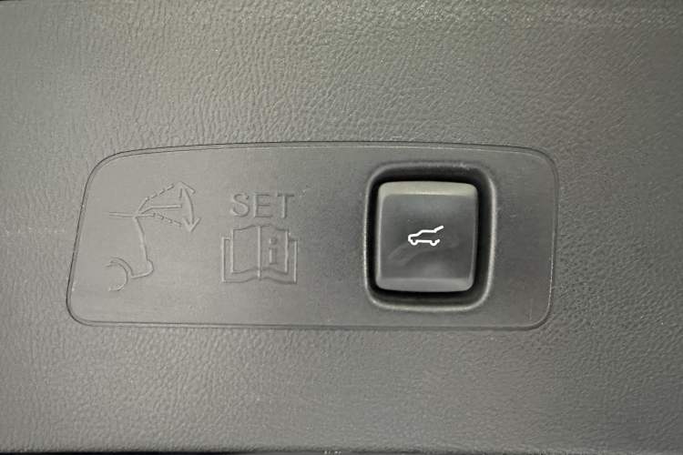 Used Lincoln Corsair 2021 2.0T Two-Wheel Drive Deluxe Edition Interior 10