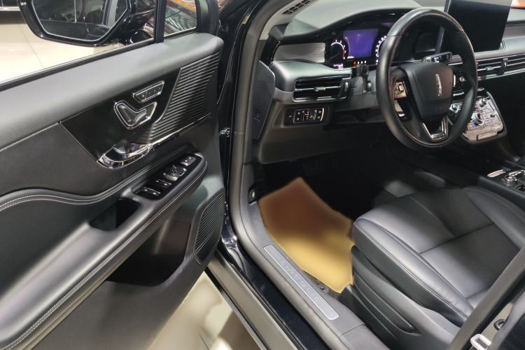 Used Lincoln Corsair 2021 2.0T Two-Wheel Drive Deluxe Edition Interior 2