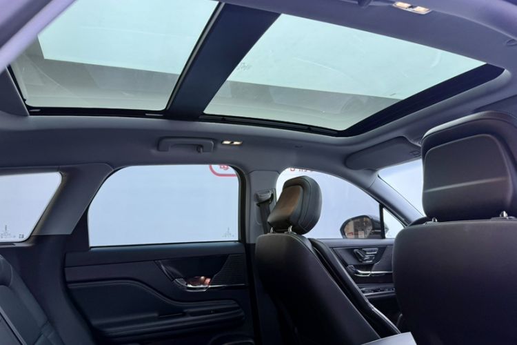 Used Lincoln Corsair 2021 2.0T Two-Wheel-Drive Luxury Edition Interior 2