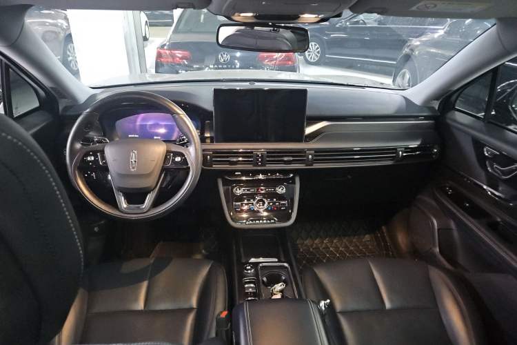 Used Lincoln Corsair 2021 2.0T Two-Wheel Drive Deluxe Edition Interior 3