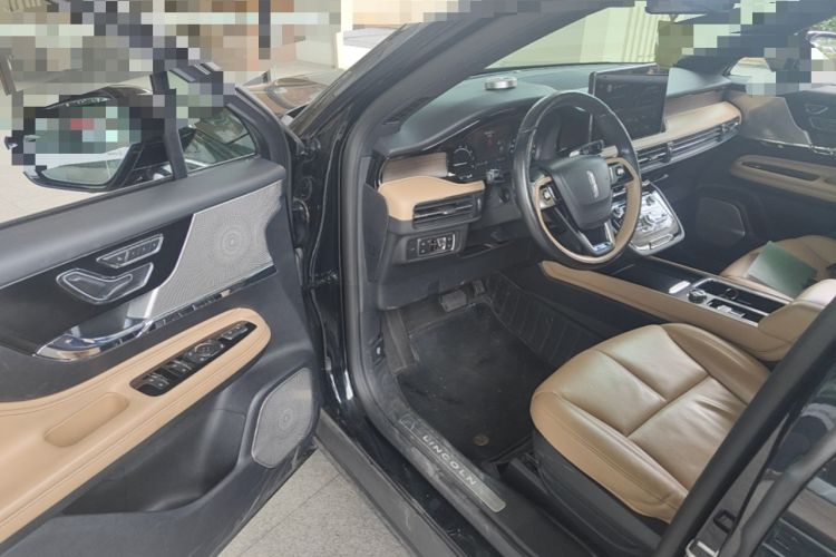 Used Lincoln Corsair 2021 2.0T Two-Wheel-Drive Luxury Edition Interior 3