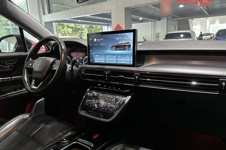 Used Lincoln Corsair 2021 2.0T Two-Wheel Drive Deluxe Edition Interior 3
