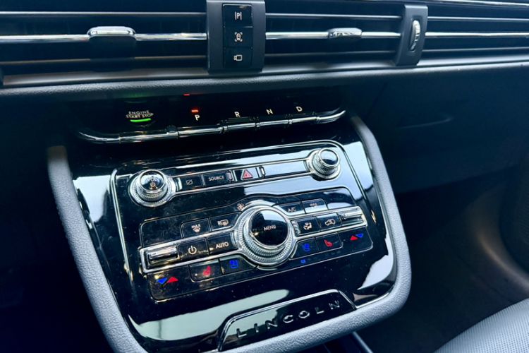 Used Lincoln Corsair 2021 2.0T Two-Wheel-Drive Luxury Edition Interior 4