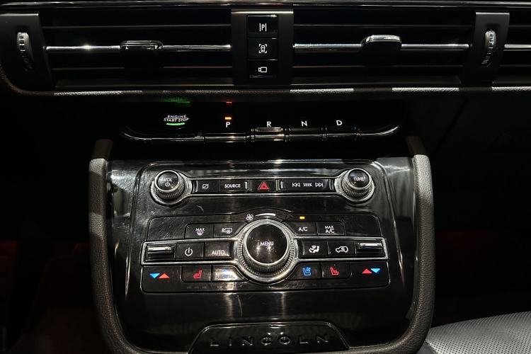 Used Lincoln Corsair 2021 2.0T Two-Wheel Drive Deluxe Edition Interior 7