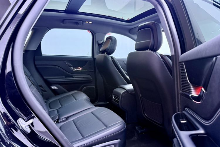 Used Lincoln Corsair 2021 2.0T Two-Wheel-Drive Luxury Edition Interior 9