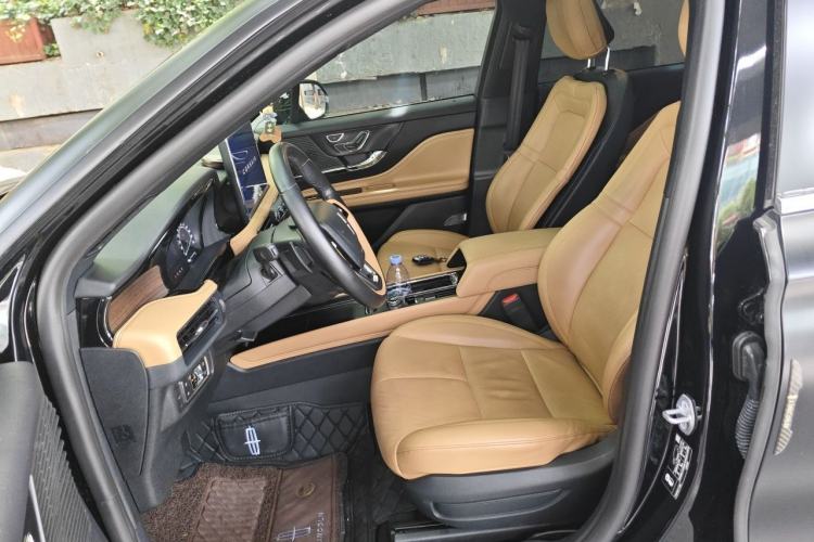 Used Lincoln Corsair 2021 2.0T Two-Wheel-Drive Luxury Edition Left Front Seat