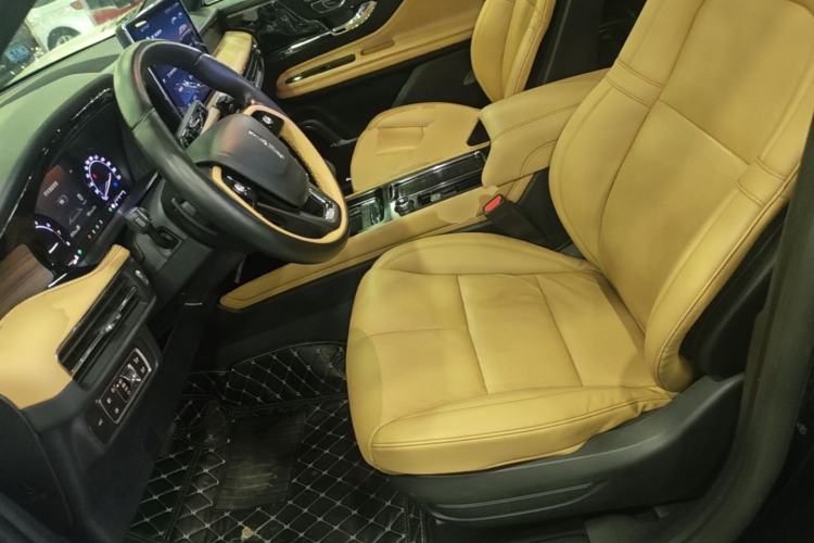 Used Lincoln Corsair 2021 2.0T Two-Wheel-Drive Luxury Edition Left Front Seat