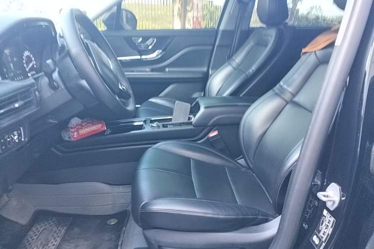 Used Lincoln Corsair 2021 2.0T Two-Wheel Drive Deluxe Edition Left Front Seat