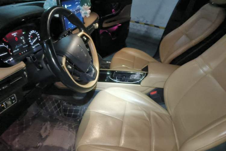 Used Lincoln Corsair 2021 2.0T Two-Wheel-Drive Luxury Edition Left Front Seat