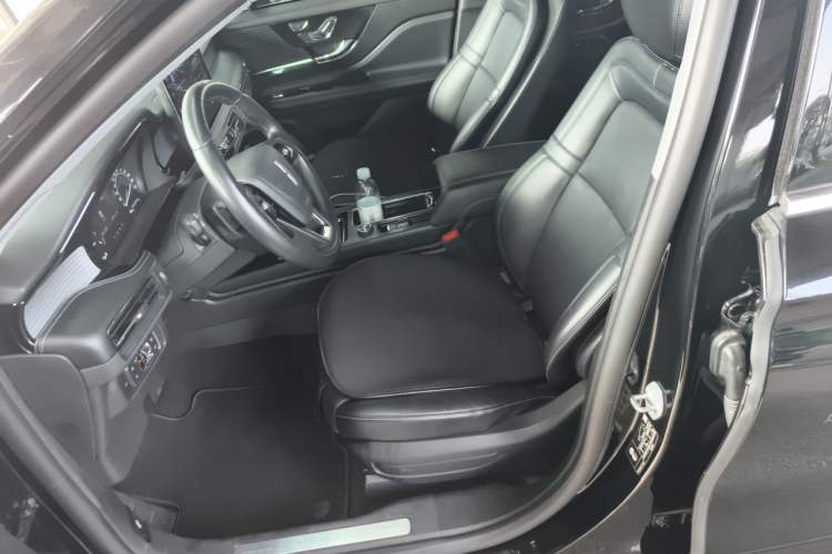 Used Lincoln Corsair 2021 2.0T Two-Wheel Drive Deluxe Edition Left Front Seat