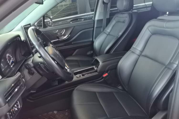 Used Lincoln Corsair 2021 2.0T Two-Wheel Drive Deluxe Edition Left Front Seat