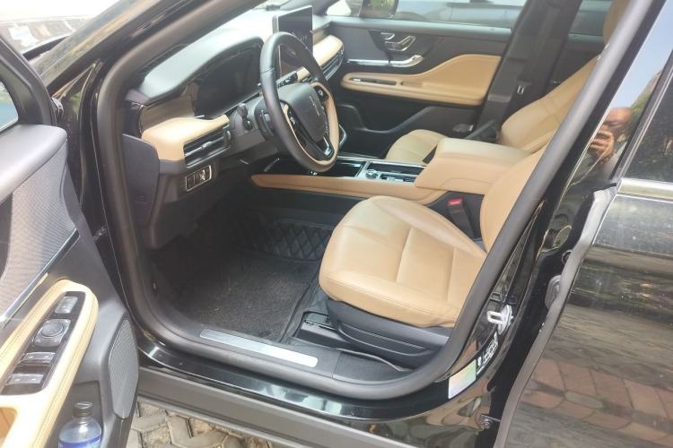 Used Lincoln Corsair 2021 2.0T Two-Wheel-Drive Luxury Edition Left Front Seat