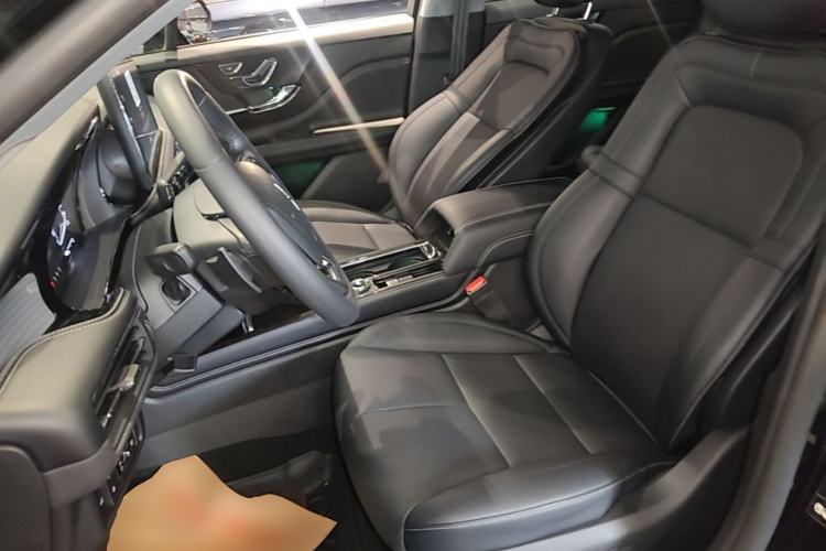 Used Lincoln Corsair 2021 2.0T Two-Wheel Drive Deluxe Edition Left Front Seat
