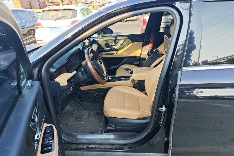 Used Lincoln Corsair 2021 2.0T Two-Wheel-Drive Luxury Edition Left Front Seat