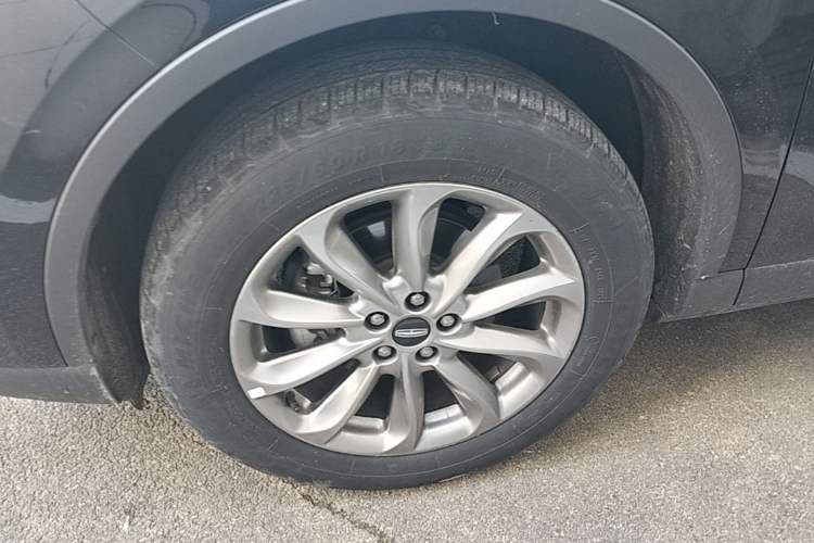 Used Lincoln Corsair 2021 2.0T Two-Wheel Drive Deluxe Edition Left Front Wheel Hub