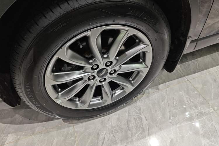 Used Lincoln Corsair 2021 2.0T Two-Wheel Drive Deluxe Edition Left Front Wheel Hub