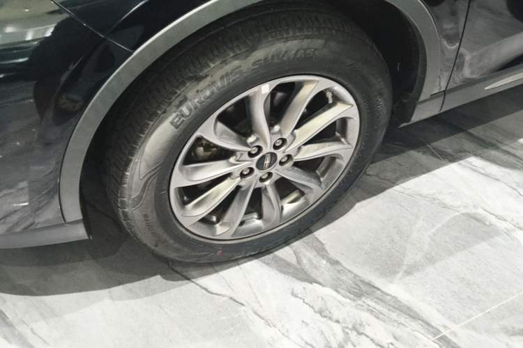 Used Lincoln Corsair 2021 2.0T Two-Wheel Drive Deluxe Edition Left Front Wheel Hub