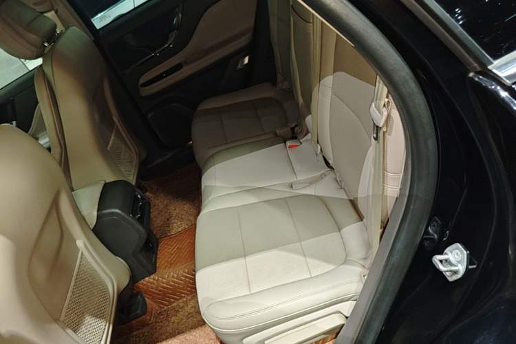 Used Lincoln Corsair 2021 2.0T Two-Wheel Drive Deluxe Edition Left Rear Seat