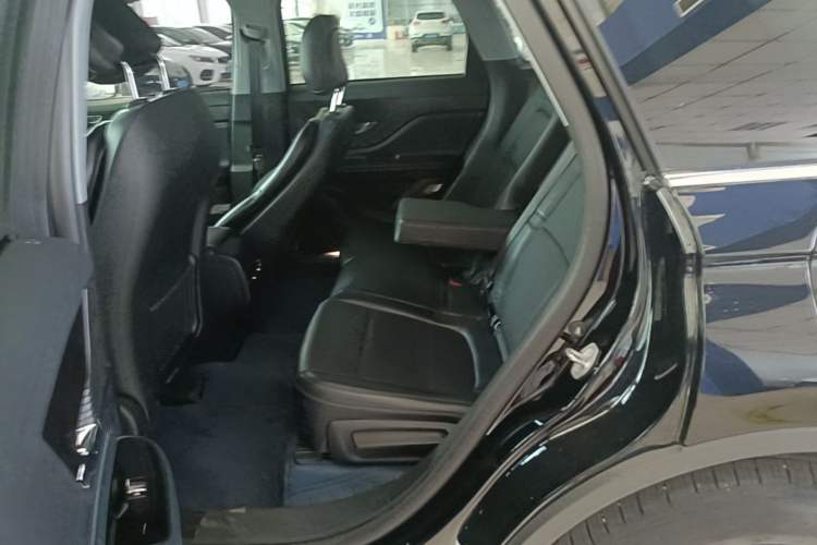 Used Lincoln Corsair 2021 2.0T Two-Wheel Drive Deluxe Edition Left Rear Seat