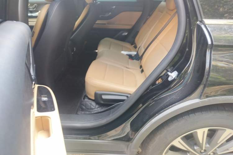 Used Lincoln Corsair 2021 2.0T Two-Wheel-Drive Luxury Edition Left Rear Seat