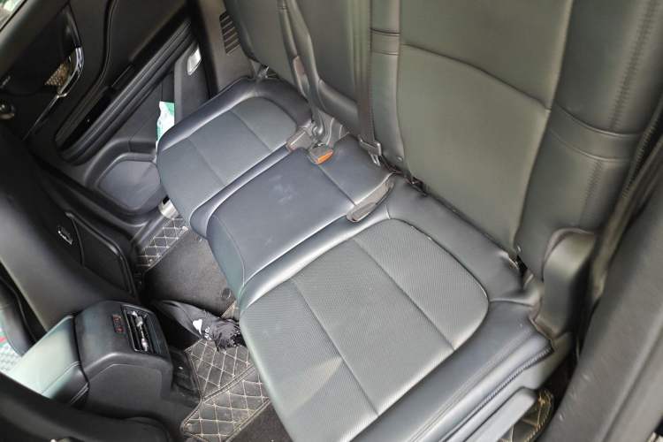 Used Lincoln Corsair 2021 2.0T Four-Wheel Drive Prestige Edition Left Rear Seat